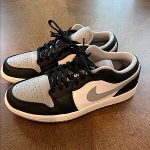 Nike Black and White Low-Top Sneakers